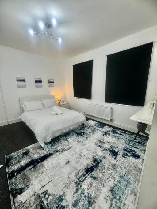 House By Araminta Houslow Appartement Hounslow Buitenkant foto